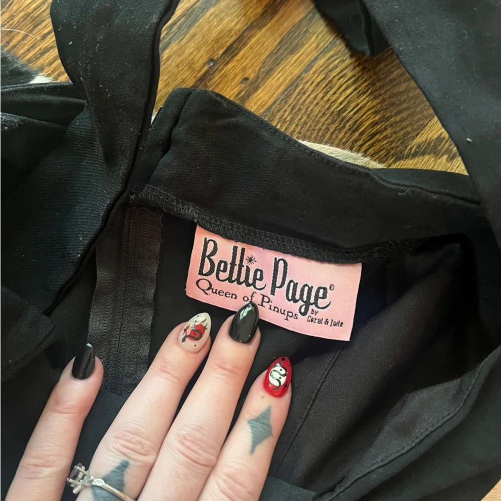 Betty Paige Black Halter Romper with Pockets - Picture 4 of 7
